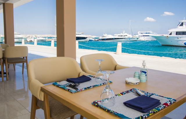 CONTINENTAL HOTEL HURGHADA - Restaurace - Marina Seafood Restau