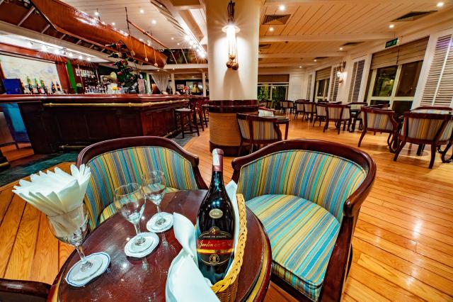CONTINENTAL HOTEL HURGHADA - Bary - Captain's Bar 