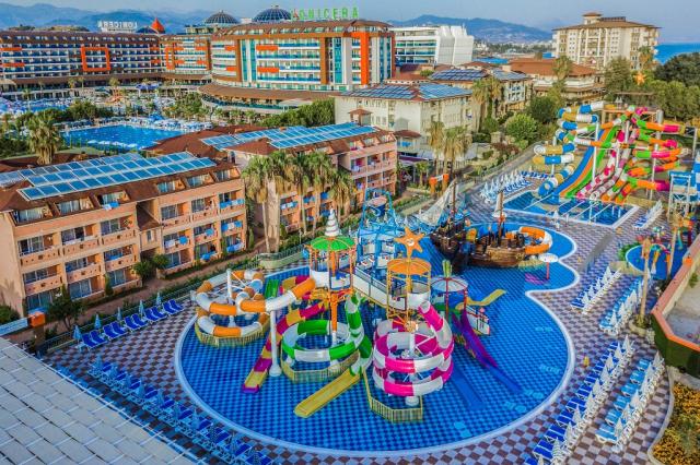 LONICERA RESORT & SPA HOTEL - Obecné - Hlavní budova