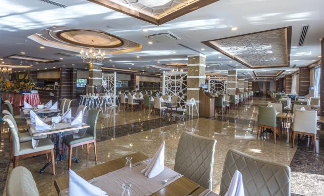LONICERA RESORT & SPA HOTEL - Restaurace - MAIN RESTAURANT
