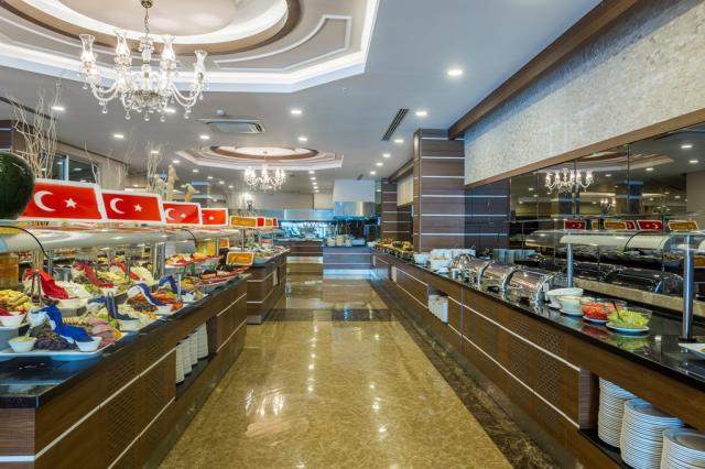 LONICERA RESORT & SPA HOTEL - Restaurace - MAIN RESTAURANT