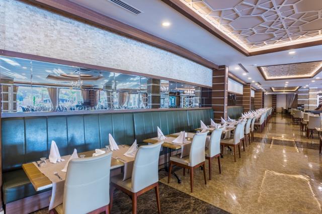 LONICERA RESORT & SPA HOTEL - Restaurace - MAIN RESTAURANT