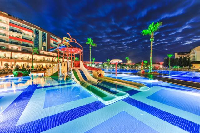 LONICERA RESORT & SPA HOTEL - Bazény - Venkovní bazén