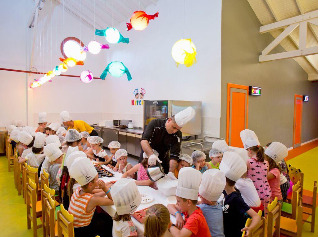 IC HOTELS SANTAI FAMILY RESORT - Miniklub - Miniklub