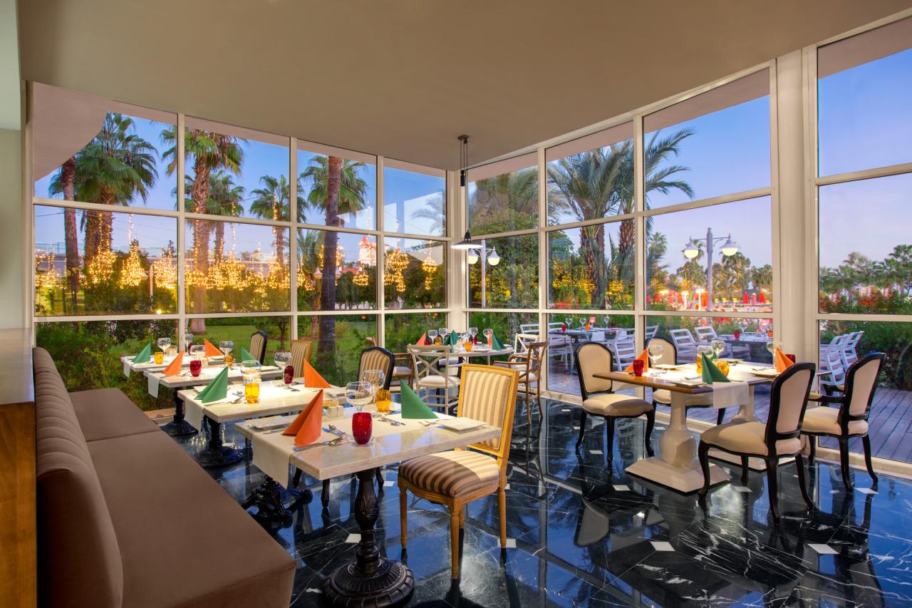 IC HOTELS SANTAI FAMILY RESORT - Restaurace - Ja La Peno Restau