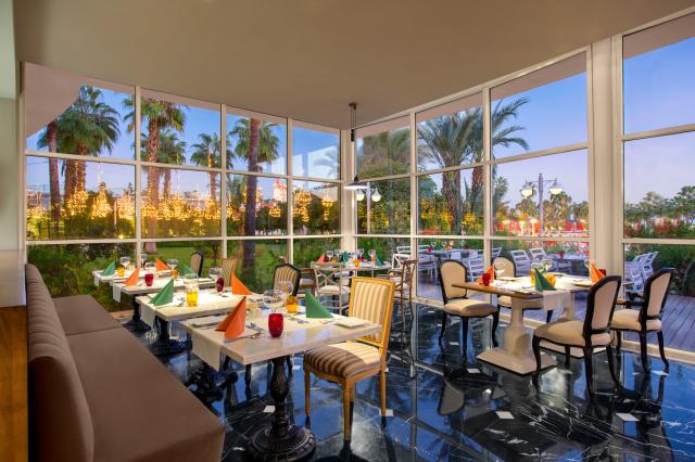 IC HOTELS SANTAI FAMILY RESORT - Restaurace - Ja La Peno Restau