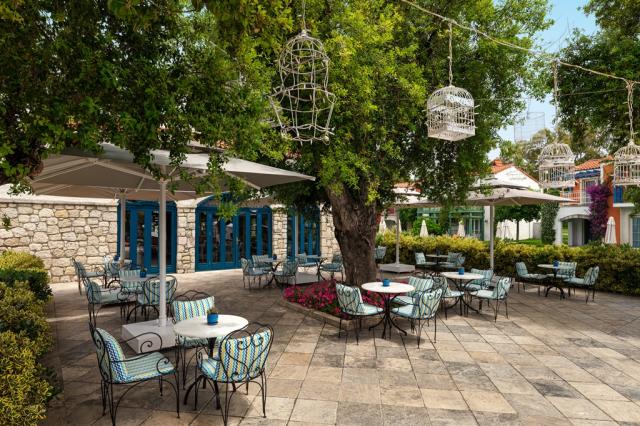 IC HOTELS SANTAI FAMILY RESORT - Bary - Club House (only for Vi