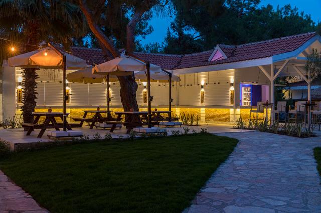 MARTI MYRA - Restaurace - FOOF COURT