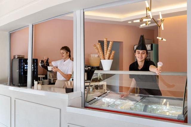 MARTI MYRA - Restaurace - MARTI PATISSERIE