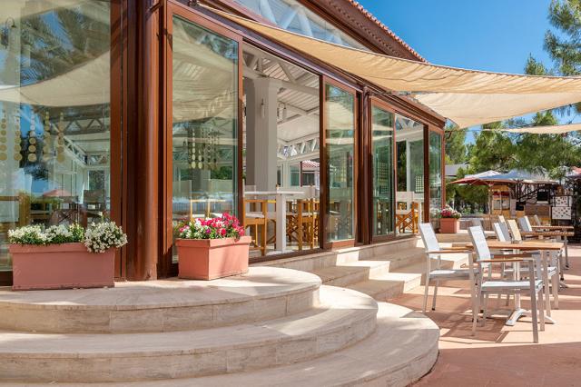 MARTI MYRA - Restaurace - OLYMPOS POOL BAR