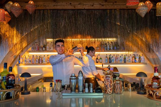 MARTI MYRA - Bary - LE CLUB BAR