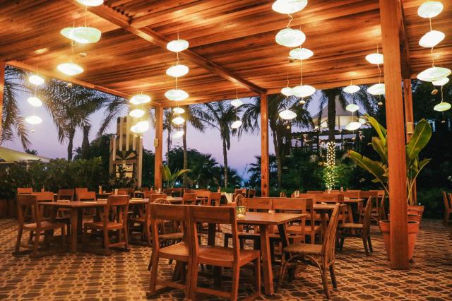 W DUBAI - MINA SEYAHI - Restaurace - Sui Mui