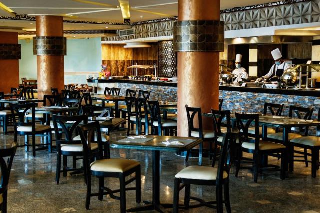 MAGIC BEACH HOTEL - Restaurace - en