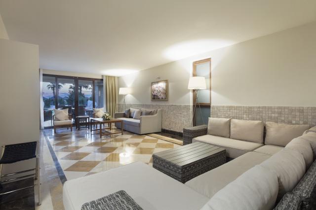 NIRVANA MEDITERRANEAN EXCELLENCE - Pokoje - Villa Royal