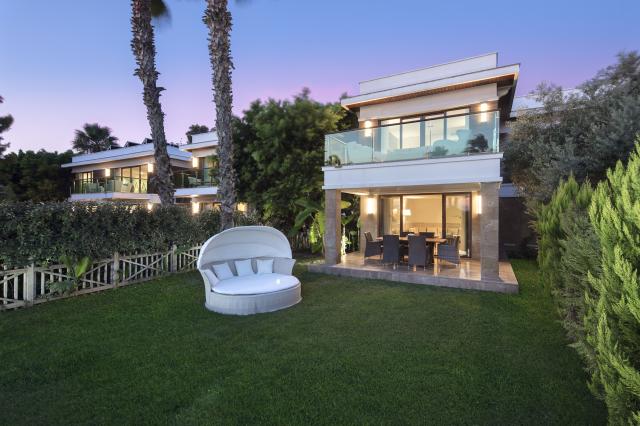 NIRVANA MEDITERRANEAN EXCELLENCE - Pokoje - Villa Royal