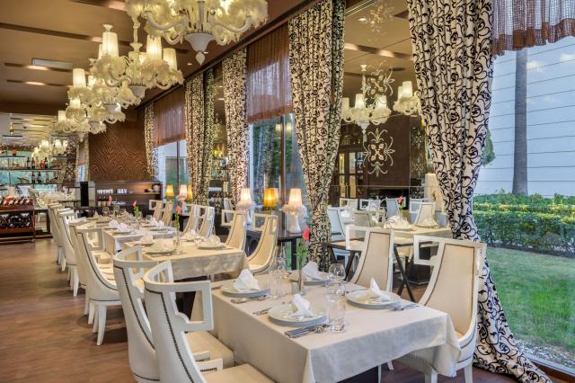 DOBEDAN EXCLUSIVE HOTEL & SPA - Restaurace - FRENCH A'LA CARTE