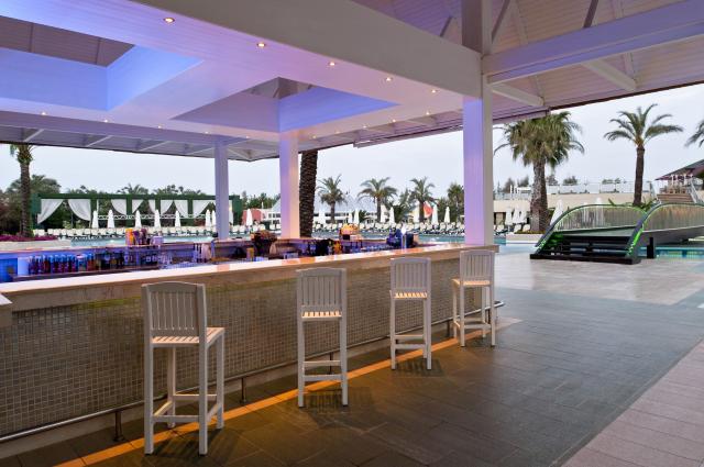 DOBEDAN EXCLUSIVE HOTEL & SPA - Bary - BELLA POOL BAR