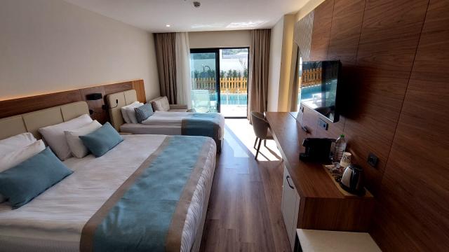 SIDE MOON PALACE HOTEL - Pokoje - SWIM-UP ROOM WITH POOL VIEW