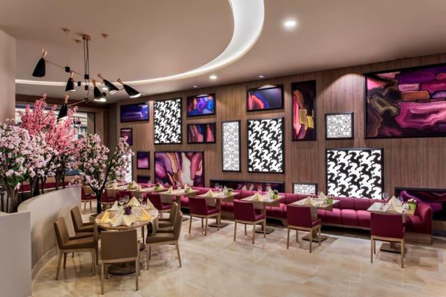 DELPHIN BE GRAND RESORT - Restaurace - MAIN RESTAURANT