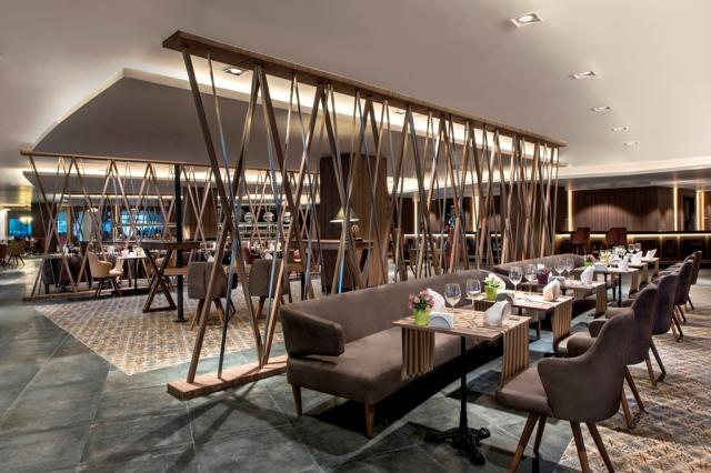 DELPHIN BE GRAND RESORT - Restaurace - MAIN RESTAURANT