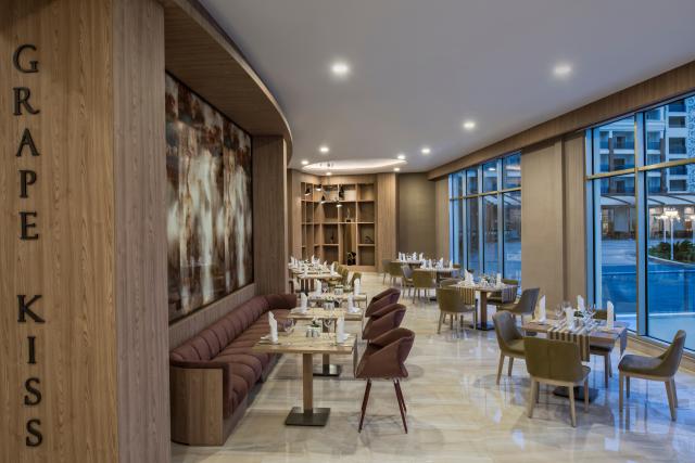 DELPHIN BE GRAND RESORT - Restaurace - MAIN RESTAURANT
