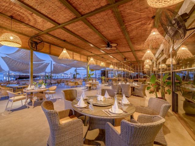DELPHIN BE GRAND RESORT - Restaurace - STENELLA STEAK 
