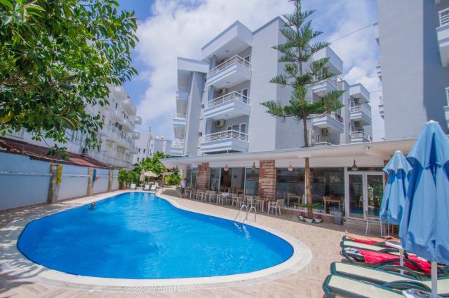 BLUE WAVE SUITE HOTEL - Bazény - Venkovní bazén