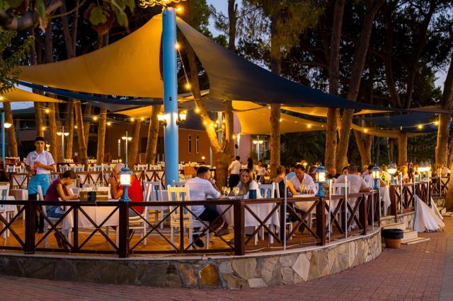 LONICERA WORLD HOTEL - Restaurace - MAIN RESTAURANT