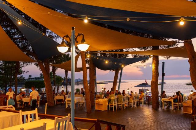 LONICERA WORLD HOTEL - Restaurace - MAIN RESTAURANT