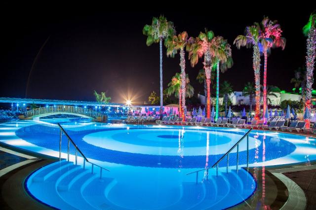 LONICERA WORLD HOTEL - Bazény - Venkovní bazén