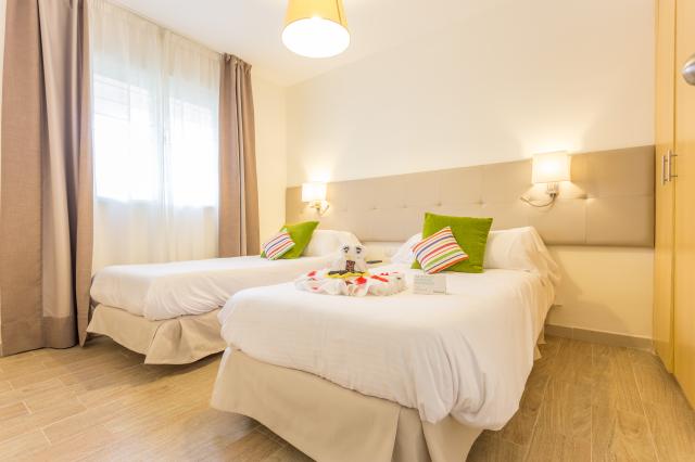 FERRER JANEIRO HOTEL & SPA - Pokoje - APARTMENT  (BALCONY OR TE
