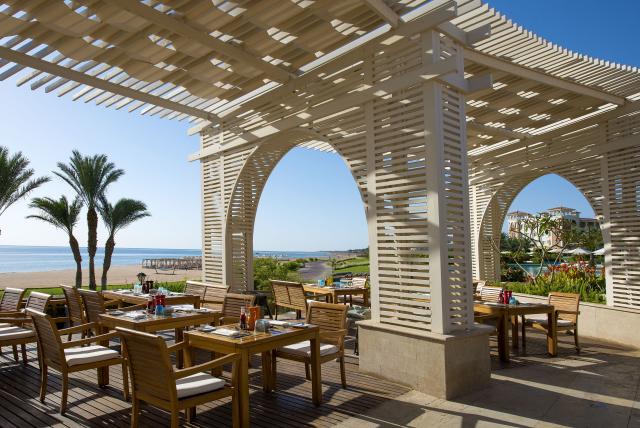 BARON PALACE RESORT SAHL HASHEESH - Restaurace - Infinity Pool 