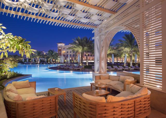 BARON PALACE RESORT SAHL HASHEESH - Bary - Infinity Pool Lounge