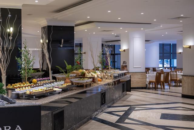 ADORA HOTEL & RESORT - Restaurace - THE COUSINE