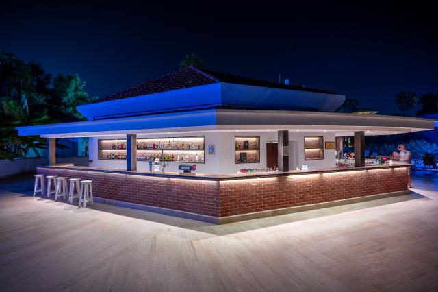ADORA HOTEL & RESORT - Bary - RUJ BAR