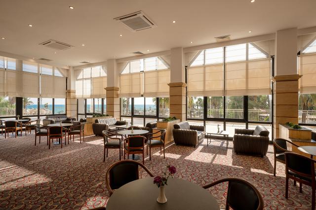 ADORA HOTEL & RESORT - Bary - FOX BAR