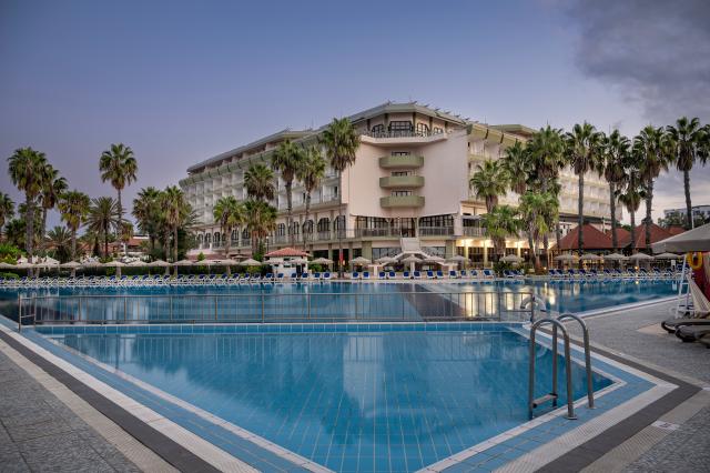 ADORA HOTEL & RESORT - Bazény - Venkovní bazén