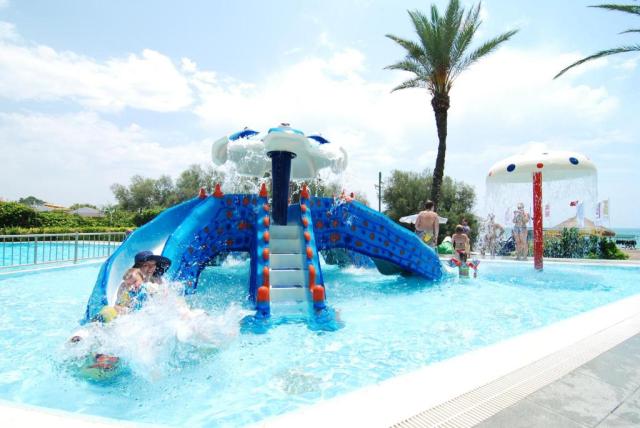 ADORA HOTEL & RESORT - Bazény - Venkovní dětský bazén