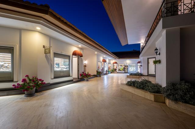 ADORA HOTEL & RESORT - Obecné - Hlavní budova