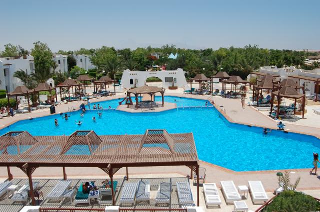 MENAVILLE RESORT - Bazény - Venkovní bazén