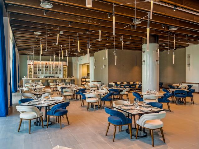 ROYAL M AL AQAH BEACH RESORT BY GEWAN - Restaurace - Danonna