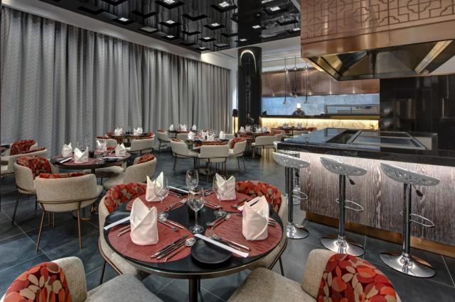 ROYAL M AL AQAH BEACH RESORT BY GEWAN - Restaurace - Wabisabi