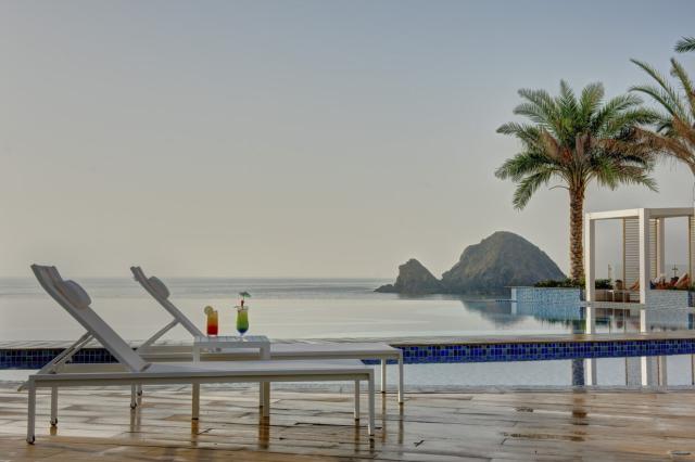 ROYAL M AL AQAH BEACH RESORT BY GEWAN - Restaurace - The Cove