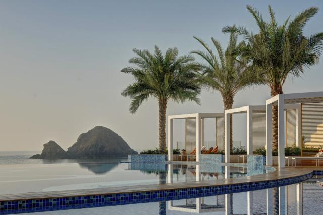 ROYAL M AL AQAH BEACH RESORT BY GEWAN - Restaurace - The Cove