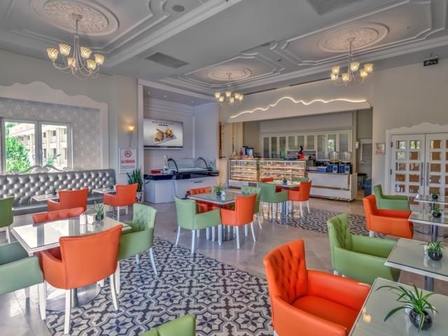 GURAL PREMIER TEKIROVA - Restaurace - Patisserie