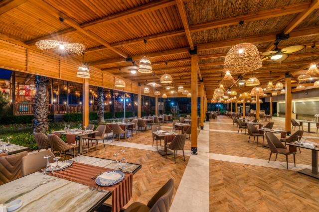 DELPHIN DIVA - Restaurace - THE PRIME CUT STEAK HOUSE RESTAURAN