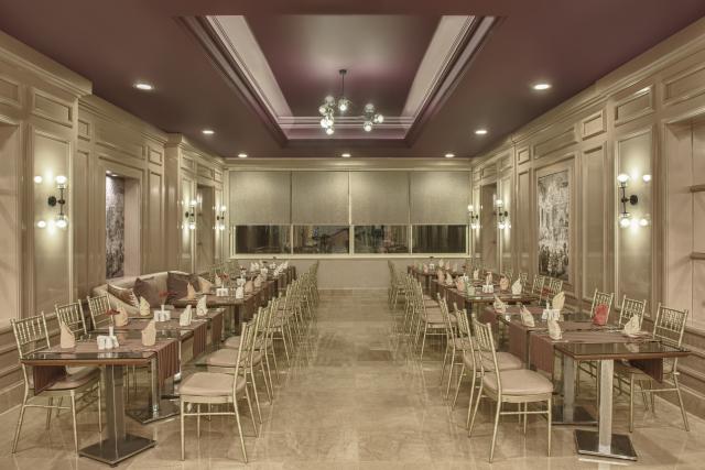 DELPHIN DIVA - Restaurace - AMBER RESTAURANT