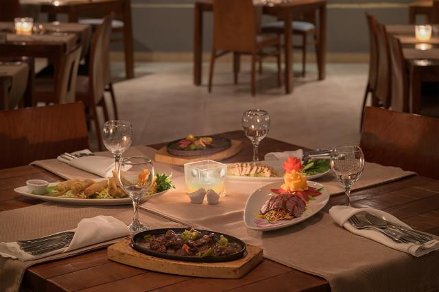 SINDBAD CLUB - Restaurace - Sawatdi