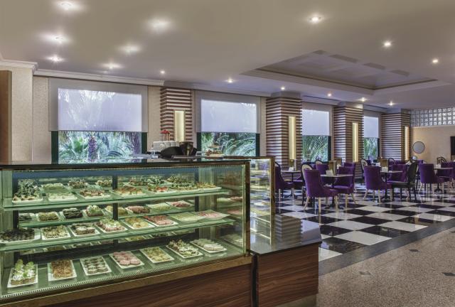 DELPHIN DELUXE RESORT - Bary - ORIENT CAFE