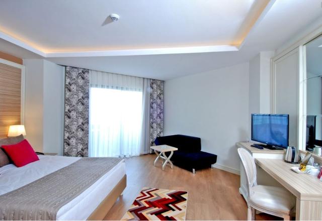 DELPHIN DELUXE RESORT - Pokoje - Standart Room Side Sea View
